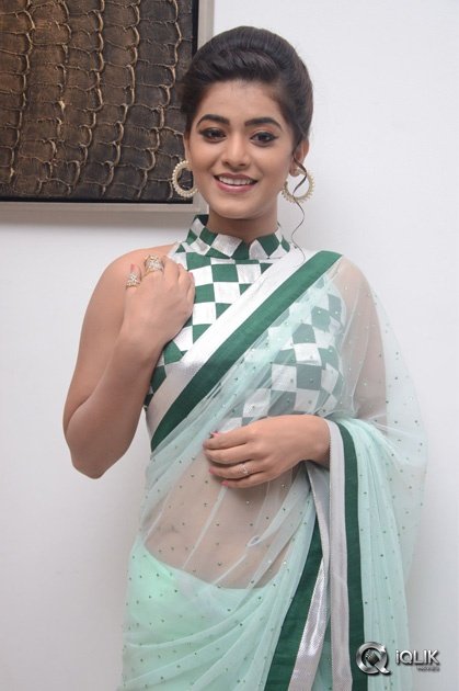 Yamini-Bhasker-At-Kalamandir-6th-Anniversary-Celebrations